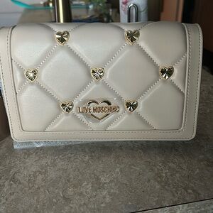 Women’s crossbody